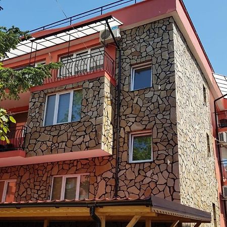 Sineva Guest House ラヴダ エクステリア 写真