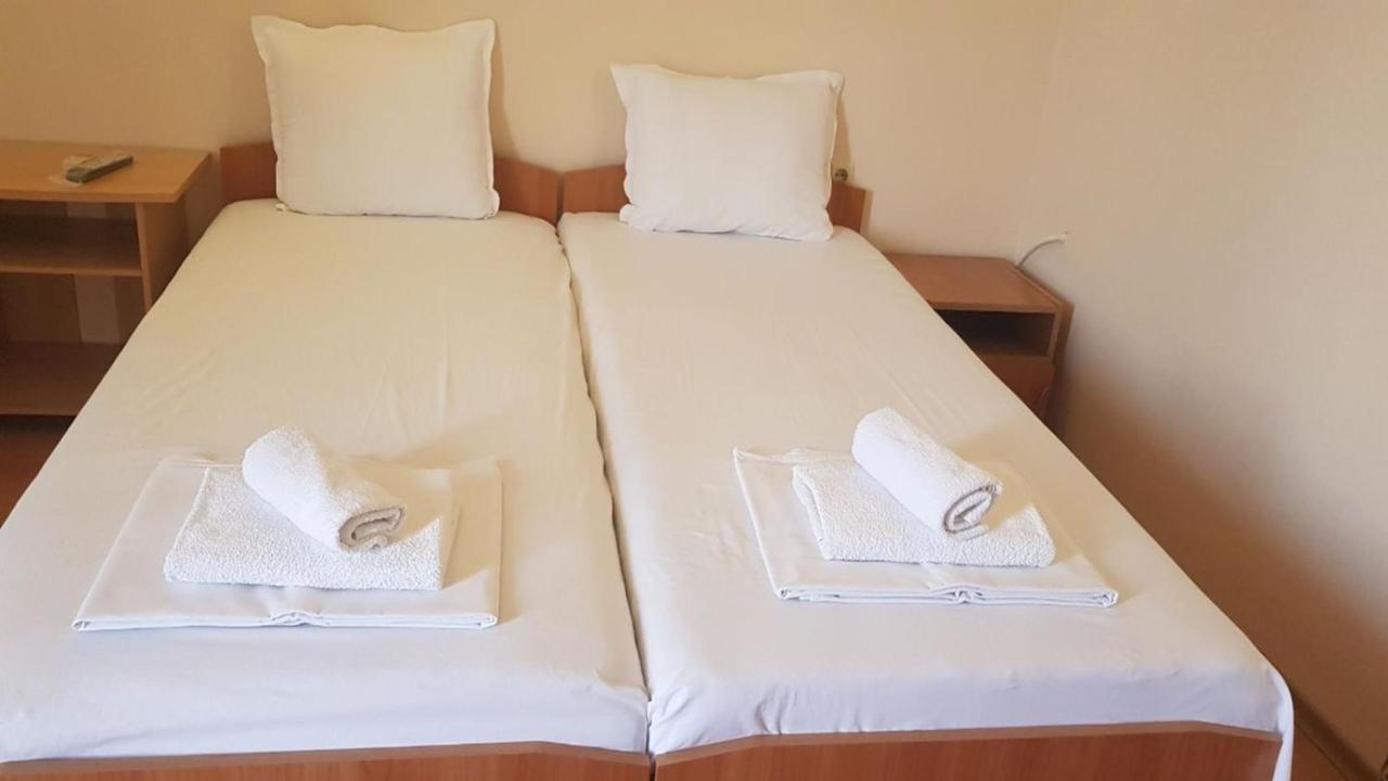 Sineva Guest House ラヴダ エクステリア 写真