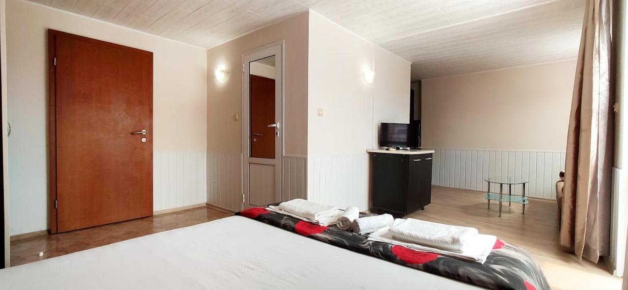 Sineva Guest House ラヴダ エクステリア 写真