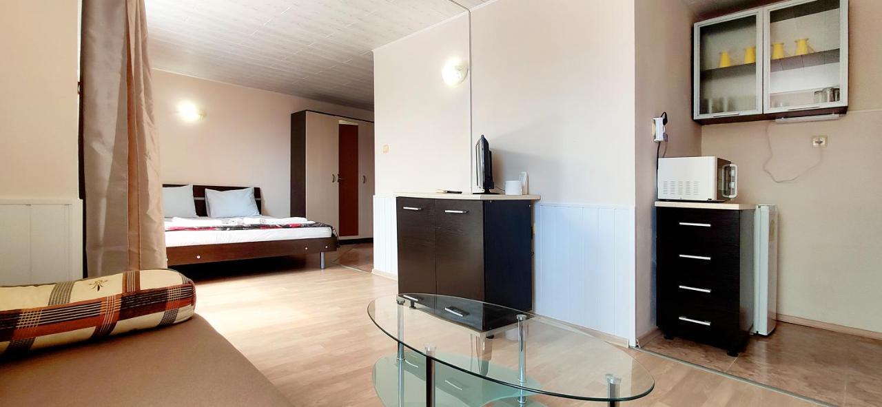Sineva Guest House ラヴダ エクステリア 写真
