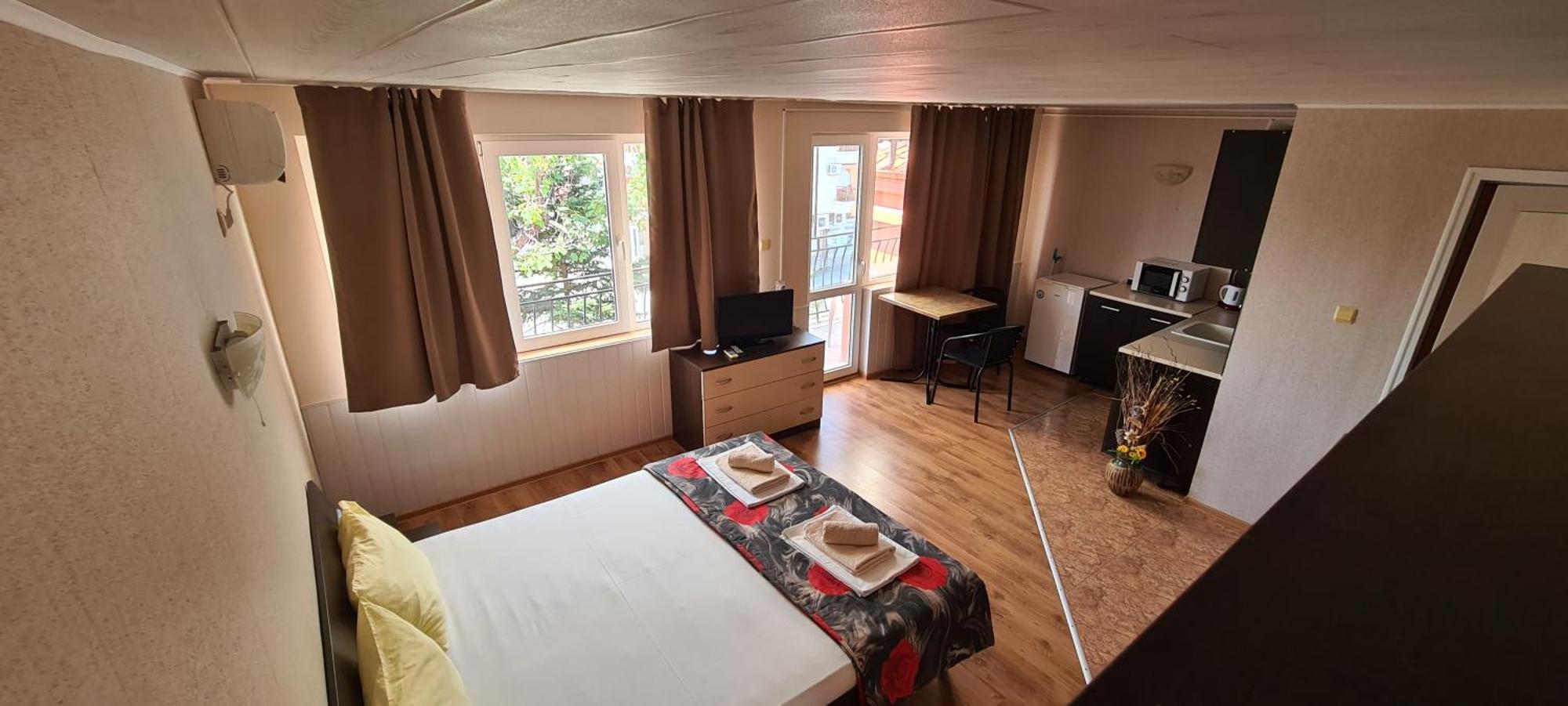 Sineva Guest House ラヴダ エクステリア 写真