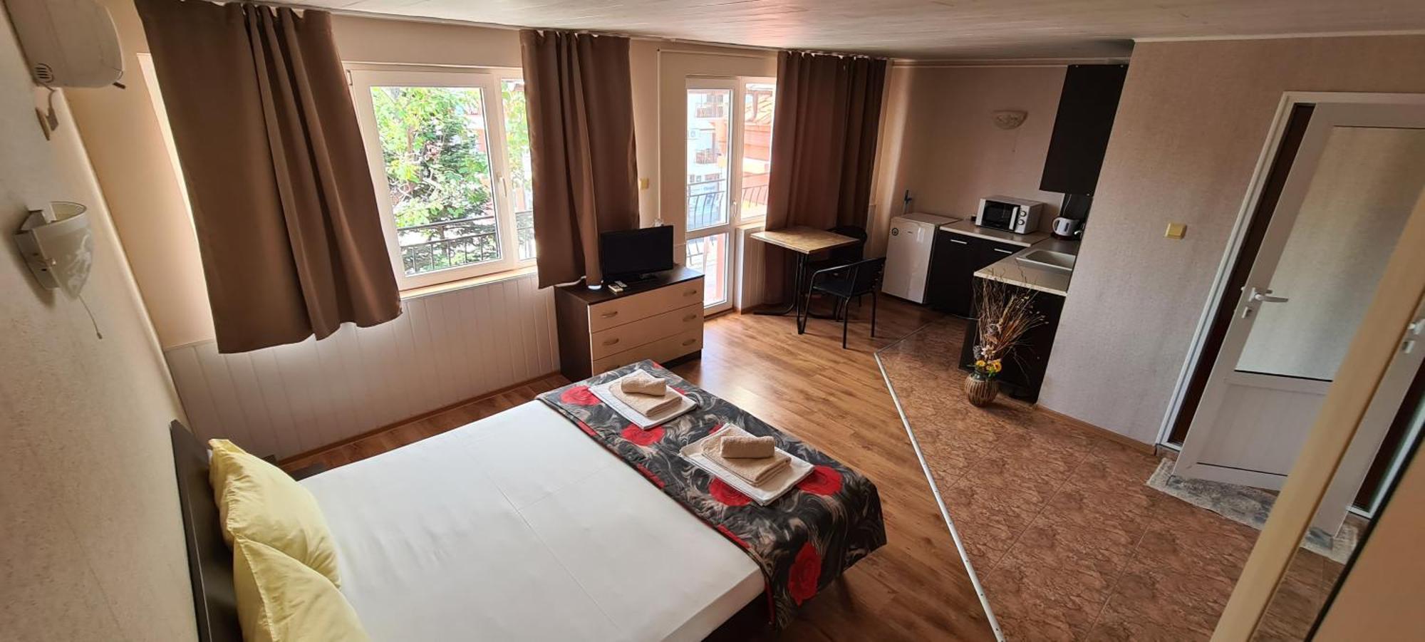 Sineva Guest House ラヴダ エクステリア 写真