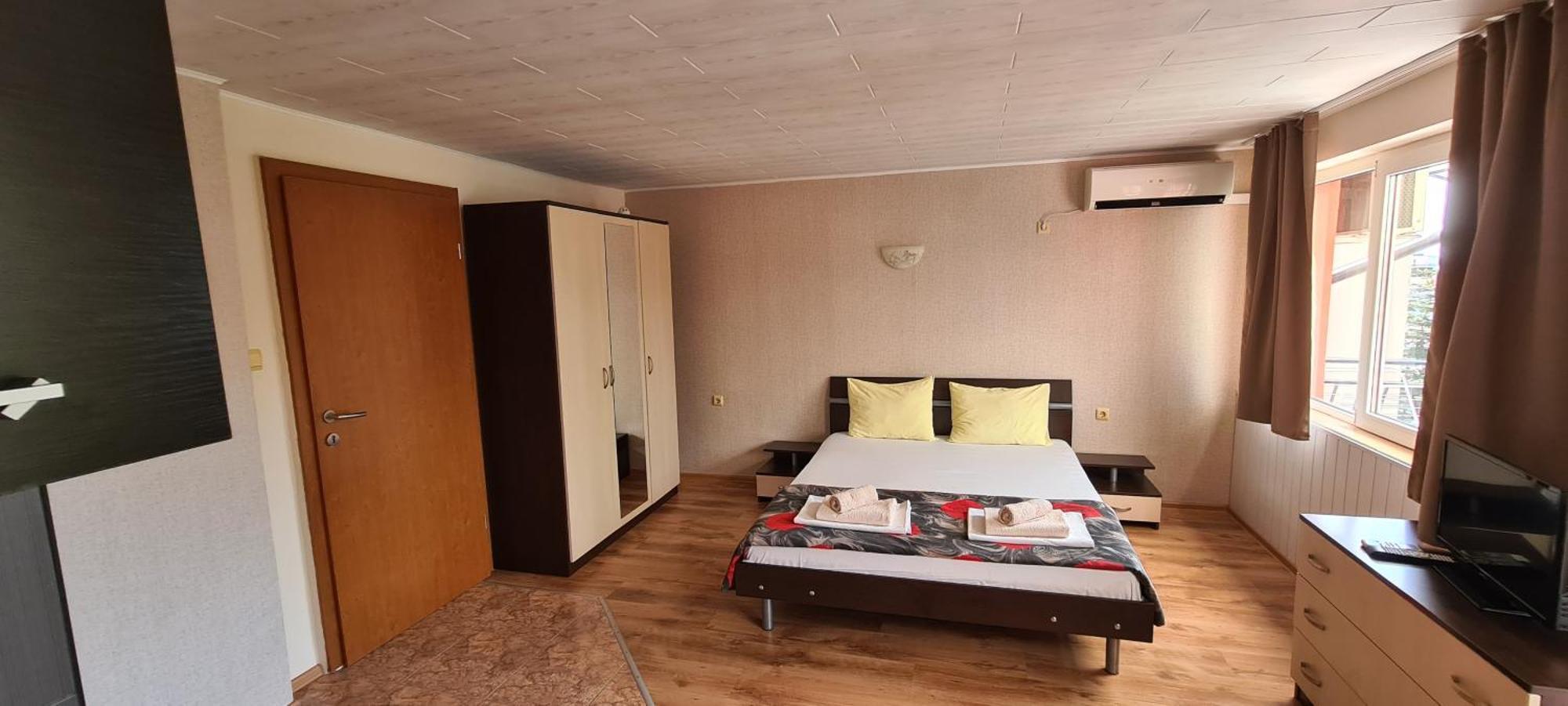 Sineva Guest House ラヴダ エクステリア 写真