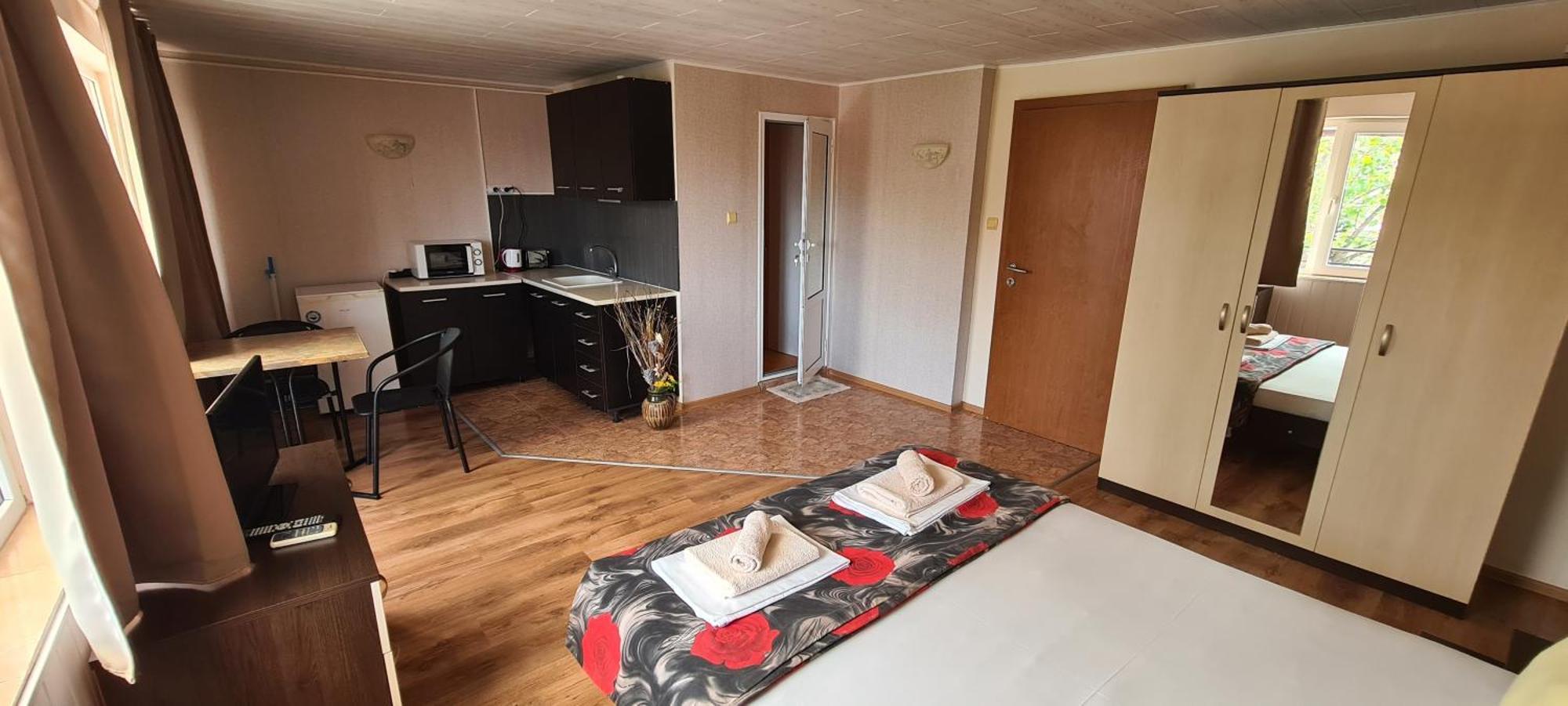 Sineva Guest House ラヴダ エクステリア 写真